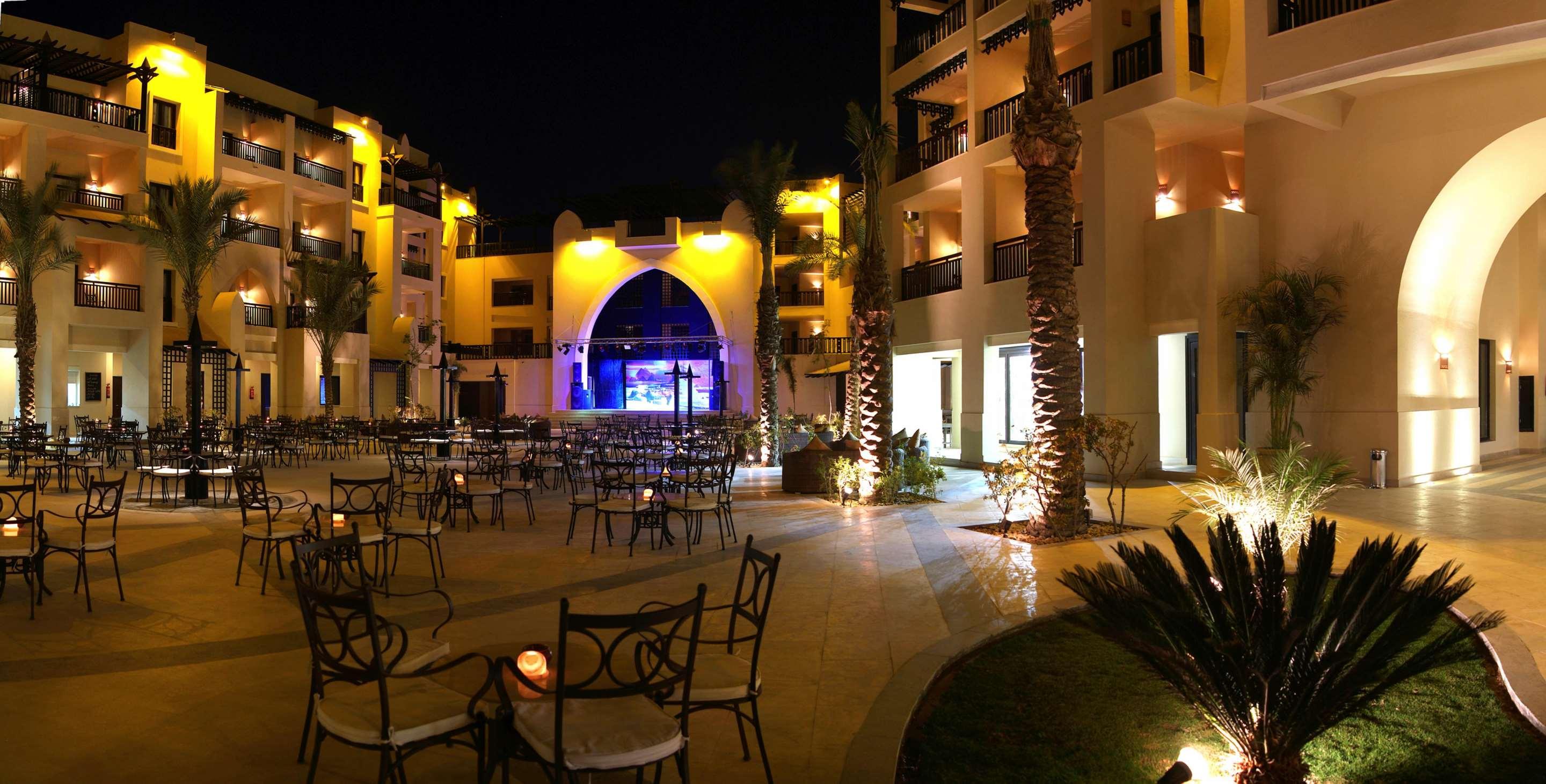 Steigenberger Aqua Magic, All Inclusive Χουργκάντα Εξωτερικό φωτογραφία The hotel's main square